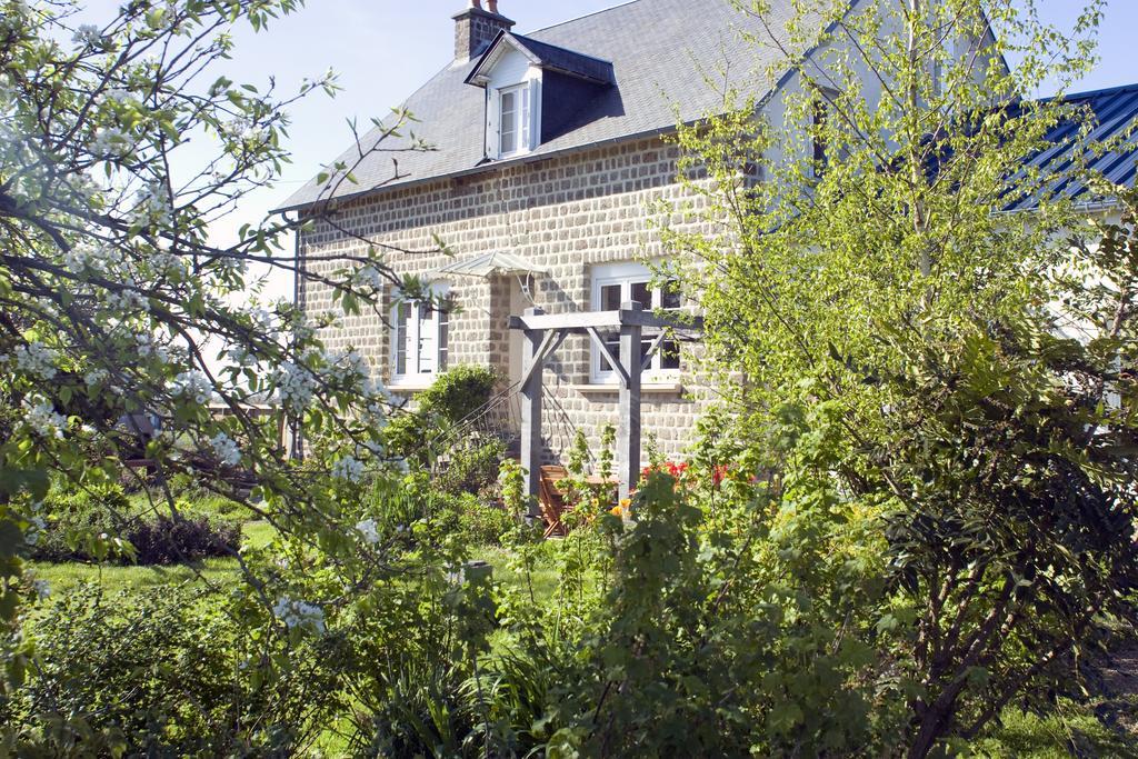 La Nesliere Chambres D'Hotes Bio Saint-Symphorien-des-Monts Zewnętrze zdjęcie